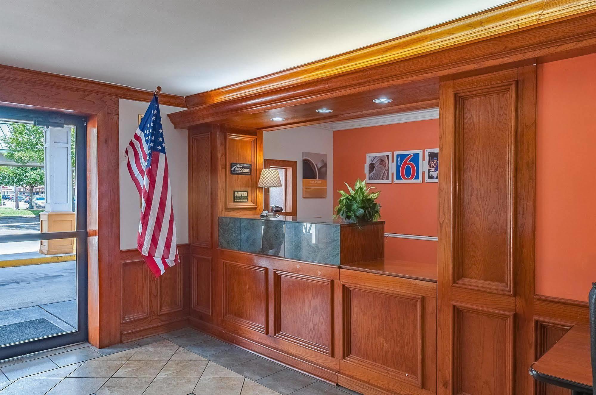 Executive Thibodaux New Orleans Hotel Екстериор снимка