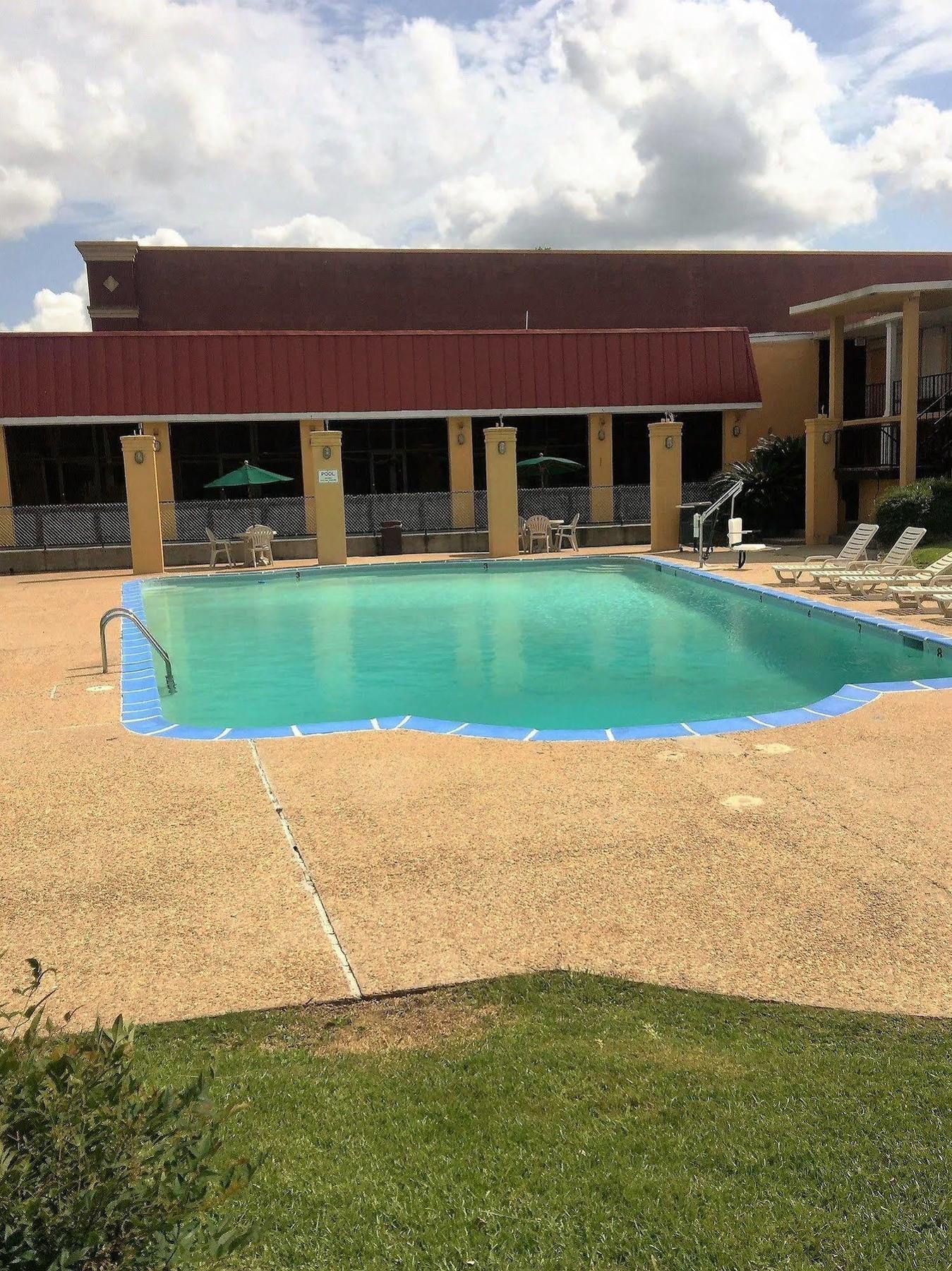Executive Thibodaux New Orleans Hotel Екстериор снимка